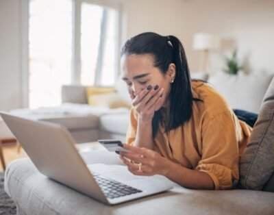 Comisiones y Calificaciones en el Arriendo de Propiedades Vacacionales: consecuencias para pequeños propietarios locales y arrendatarios